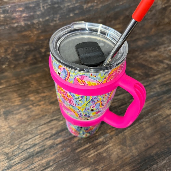 Yeti RARE Colorful Flamingo Tumbler with Pink Handle - Picture 3 of 9